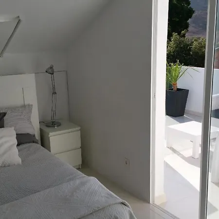 Casa de Férias Wunderbare Mit Gartenterrasse Und Pool Sowie Balkonen Direkt Neben Dem Golfplatz
