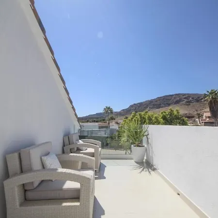 Wunderbare Mit Gartenterrasse Und Pool Sowie Balkonen Direkt Neben Dem Golfplatz * Taurito