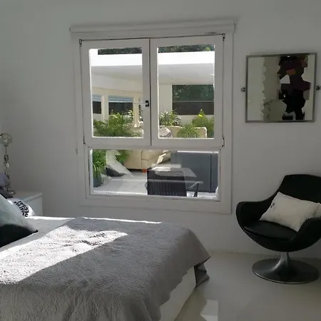 Wunderbare Mit Gartenterrasse Und Pool Sowie Balkonen Direkt Neben Dem Golfplatz *