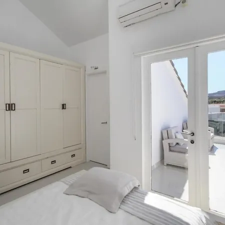 Wunderbare Mit Gartenterrasse Und Pool Sowie Balkonen Direkt Neben Dem Golfplatz * Taurito